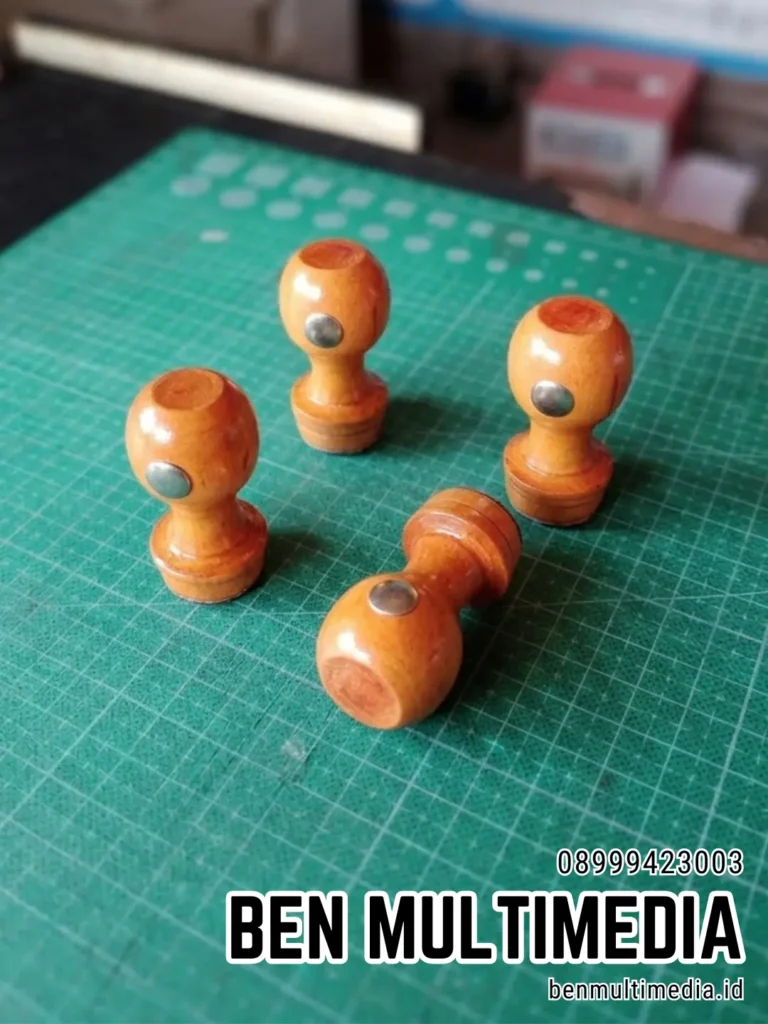 Jual Stempel Karet Gagang Kayu di Kelurahan Mojo Ben Multimedia