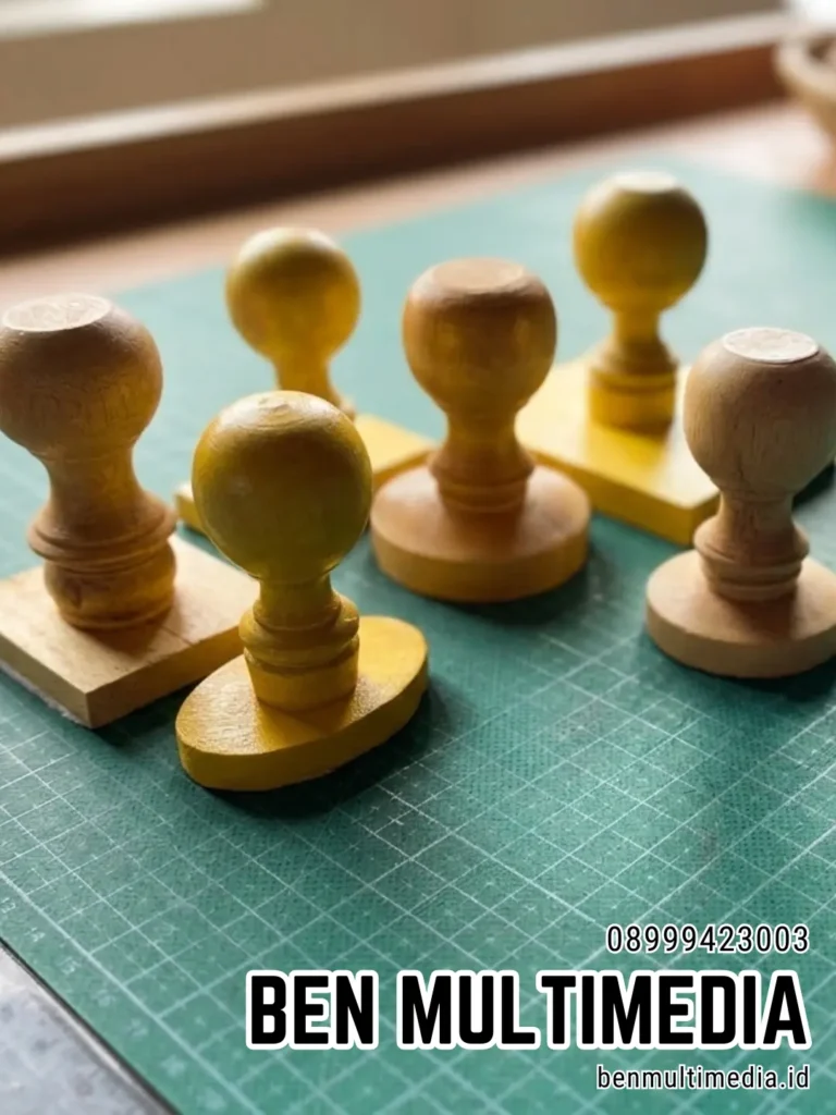 Jual Stempel Karet Gagang Kayu di Kelurahan Pajang Ben Multimedia
