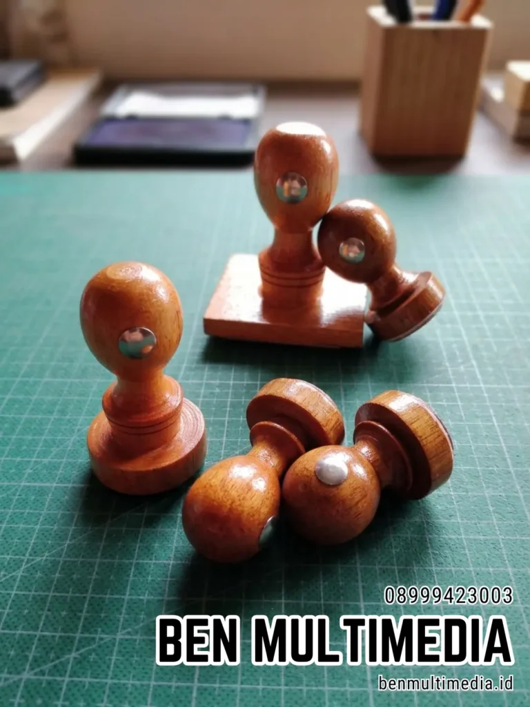 Jasa Pembuatan Stempel Manual di Kelurahan Laweyan Ben Multimedia